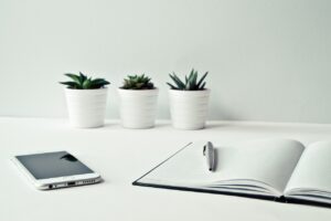 Read more about the article MINIMALIZM W PRAKTYCE – JAK UPROŚCIĆ ŻYCIE I ZYSKAĆ CZAS NA MARZENIA?